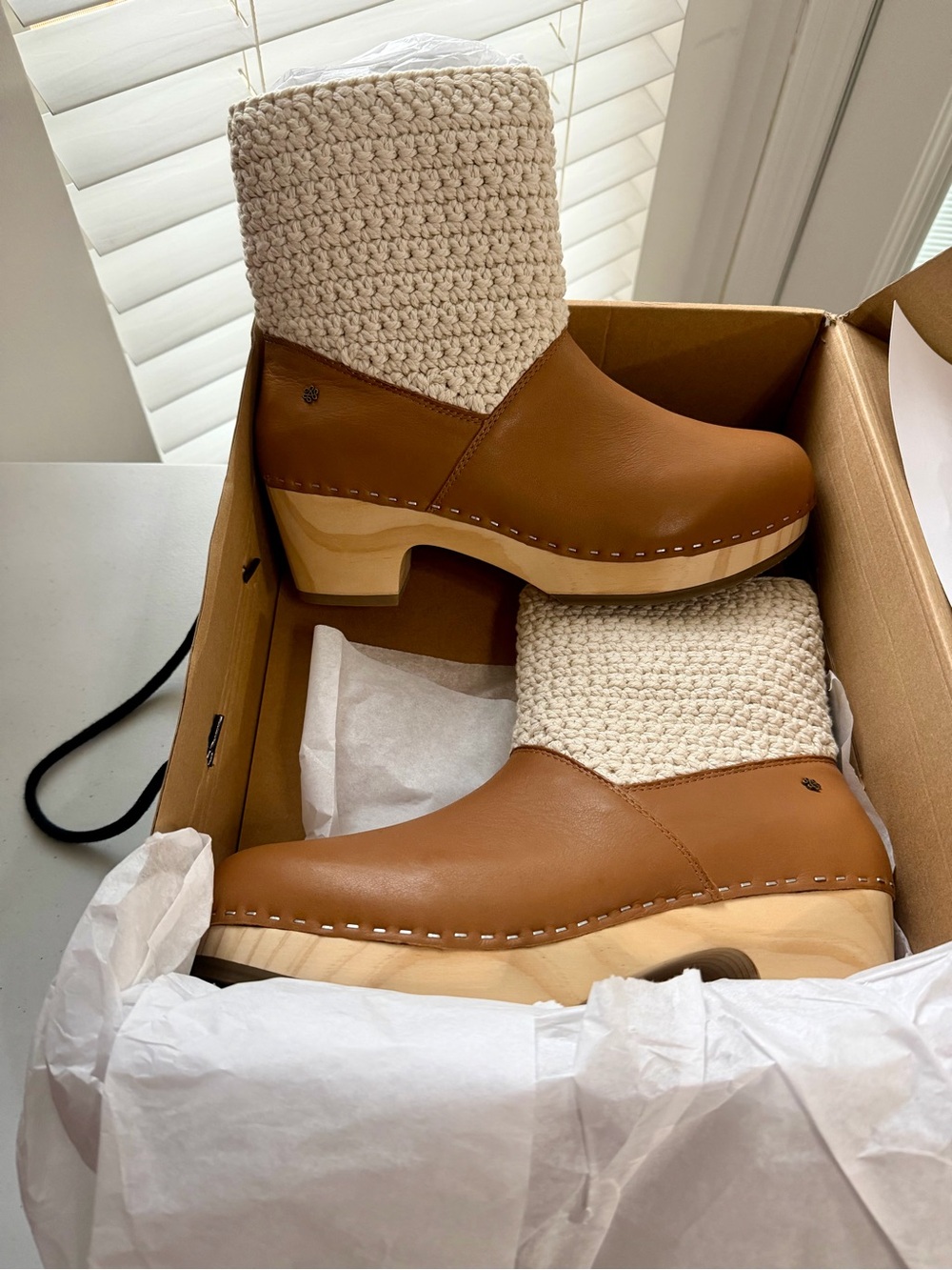 The Sak Tan Leather Clog Boots with Cream Crochet Cuff Women’s size 11